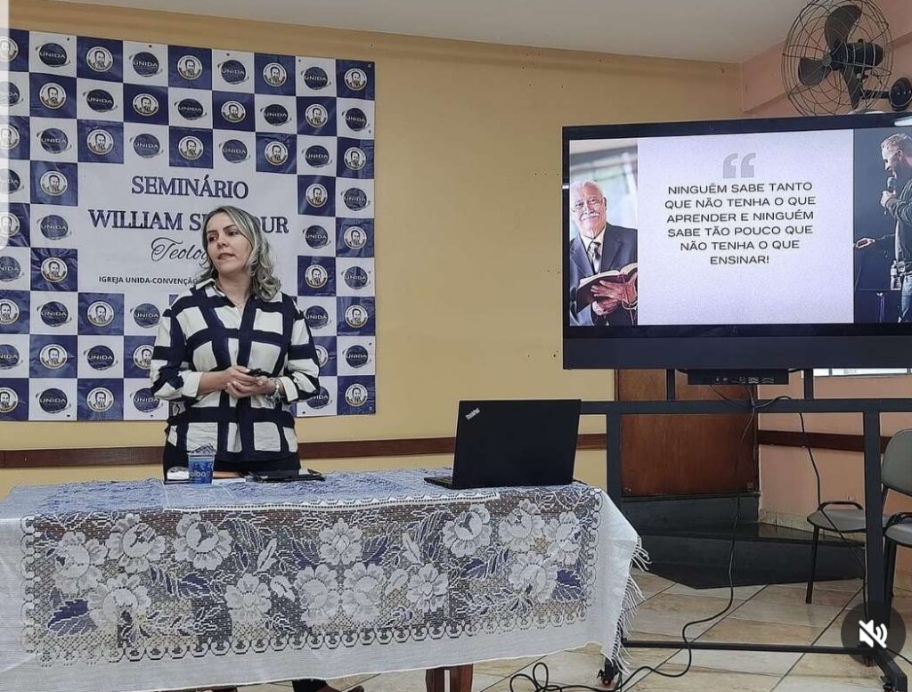 Professora Viviane Faria